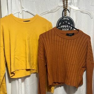 Forever 21 Yellow and Orange Crew Neck Sweaters